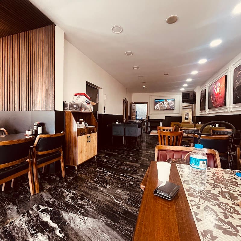 Akdoğan Döner Kebap Restoran Pizza Pide Kahvaltı Baklava & Caffe — Tatlı & Pastane Küçükçekmece