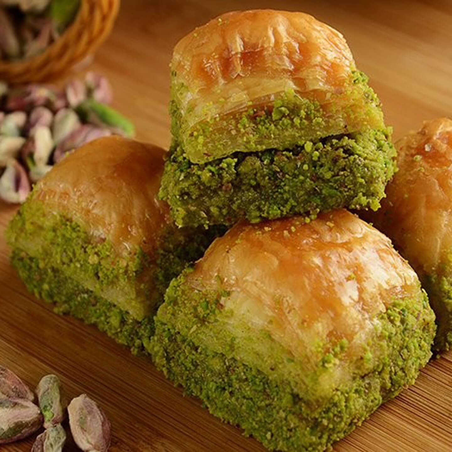 Fıstıklı baklava — Çiğ Köfte